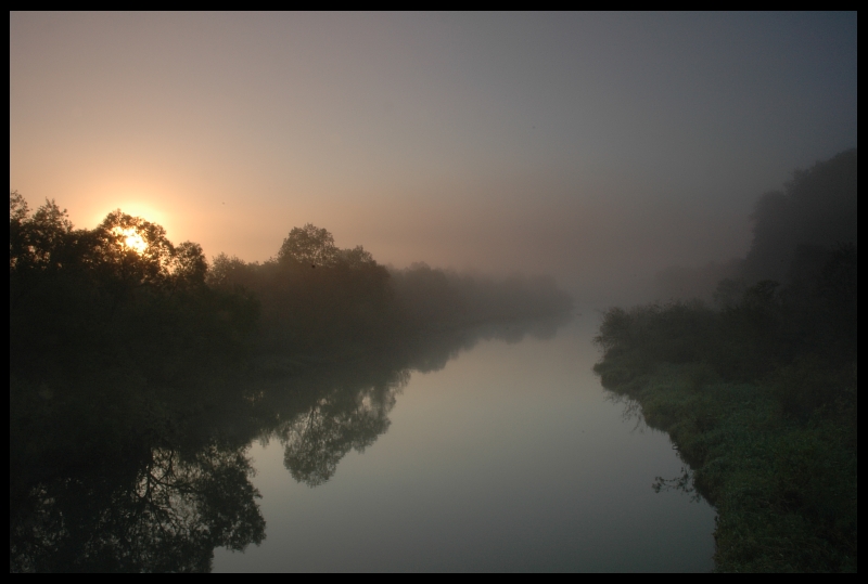  Nad Sanem Krajobraz Nikon D200 Micro-Nikkor 60mm f/2.8D arteria wodna zamglenie rzeka odbicie Natura woda niebo świt atmosfera ranek