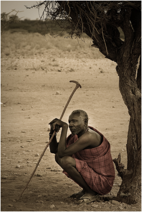  Samburu #12 Ludzie samburu ludzie kenia Nikon D200 AF-S Micro-Nikkor 105mm f/2.8G IF-ED Kenia 0 ludzkie zachowanie drzewo człowiek piasek woda zbiory fotografii