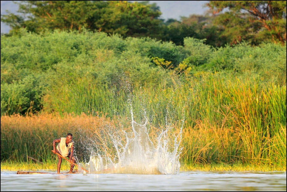  Rybak jeziorze Chamo Ludzie Nikon D300 Sigma APO 500mm f/4.5 DG/HSM Etiopia 0 woda mokradło trawa odbicie rodzina traw drzewo roślina staw dzikiej przyrody Bank