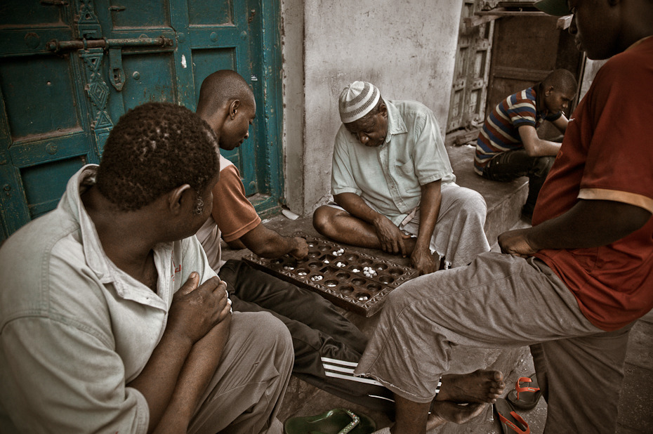  Gra Bao Stone Town Nikon D300 AF-S Nikkor 70-200mm f/2.8G Zanzibar 0 ludzkie zachowanie rekreacja rzemieślnik
