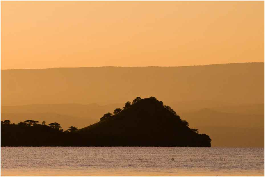  Jezioro Baringo rankiem Krajobraz Nikon D200 AF-S Nikkor 70-200mm f/2.8G Kenia 0 niebo horyzont zachód słońca spokojna ranek morze wschód słońca świt ecoregion wieczór