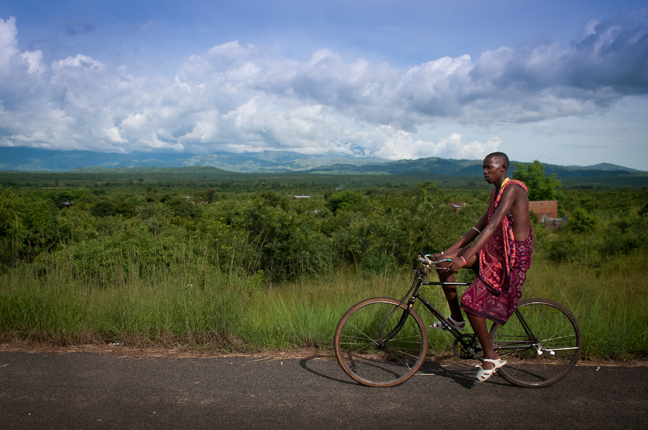  Masaj rowerze Ulice Nikon D300 AF-S Zoom-Nikkor 17-55mm f/2.8G IF-ED Tanzania 0 pojazd lądowy niebo górzyste formy terenu rower drogowy Chmura Jazda rowerem Droga rower ścieżka Góra