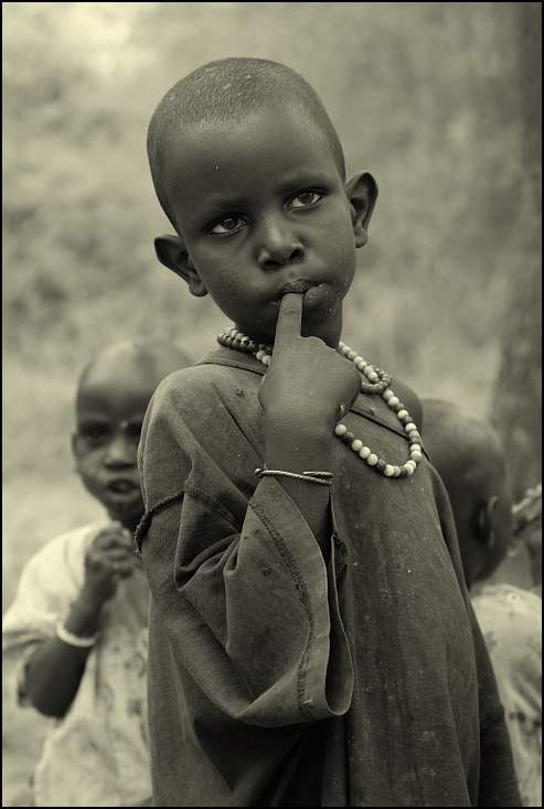  Masajskie dziecko Ludzie Nikon D200 Micro-Nikkor 60mm f/2.8D Tanzania 0 fotografia osoba czarny i biały na stojąco oko fotografia monochromatyczna chłopak człowiek