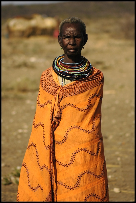  Samburu #13 Ludzie Nikon D200 AF-S Micro-Nikkor 105mm f/2.8G IF-ED Kenia 0 świątynia odzież wierzchnia człowiek religia plemię mnich sari