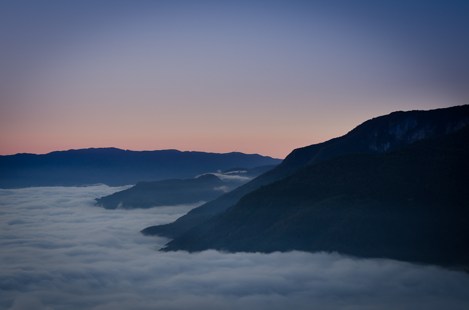  Apeniny Toskania 0 Nikon D7000 AF-S Nikkor 70-200mm f/2.8G niebo górzyste formy terenu pasmo górskie atmosfera świt Góra Chmura średniogórze ranek wschód słońca