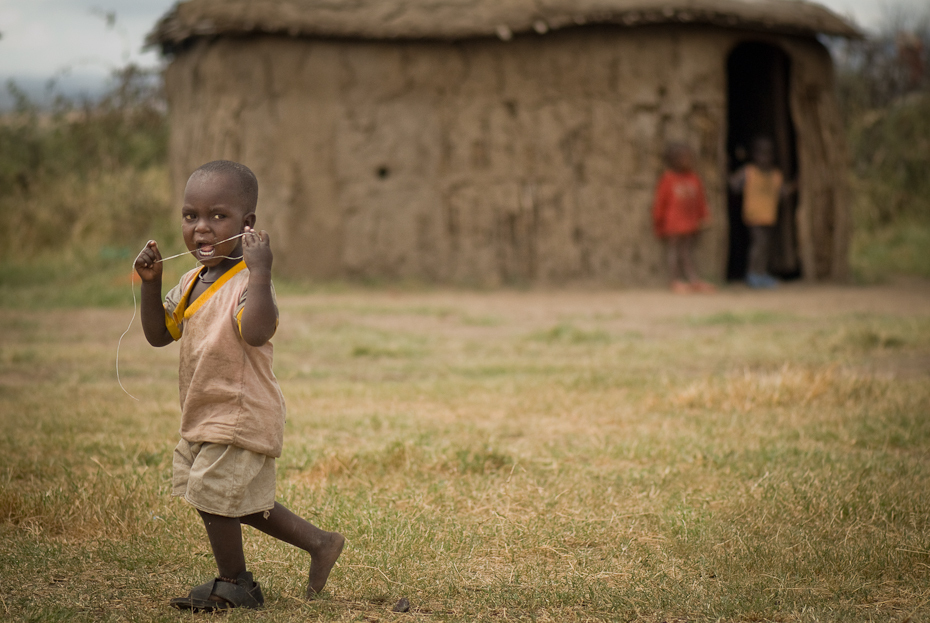  Masaje Ludzie Nikon D200 AF-S Micro-Nikkor 105mm f/2.8G IF-ED Kenia 0 dziecko trawa męski drzewo roślina obszar wiejski pole dziewczyna rekreacja grać