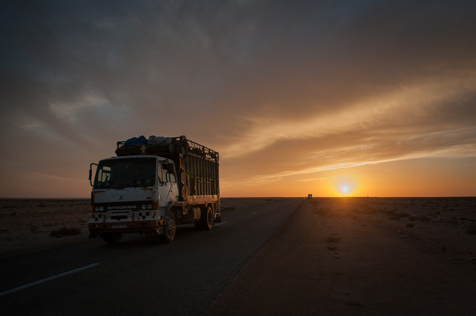  Droga Sahara Zachodnia Nikon D7000 AF-S Zoom-Nikkor 17-55mm f/2.8G IF-ED Budapeszt Bamako 0 niebo Chmura horyzont zachód słońca wieczór wschód słońca zmierzch ranek atmosfera