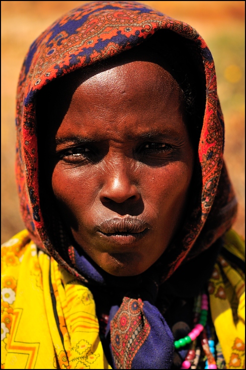  Kobieta Ludzie Nikon D300 AF-S Micro Nikkor 60mm f/2.8G Etiopia 0 plemię człowiek tradycja świątynia