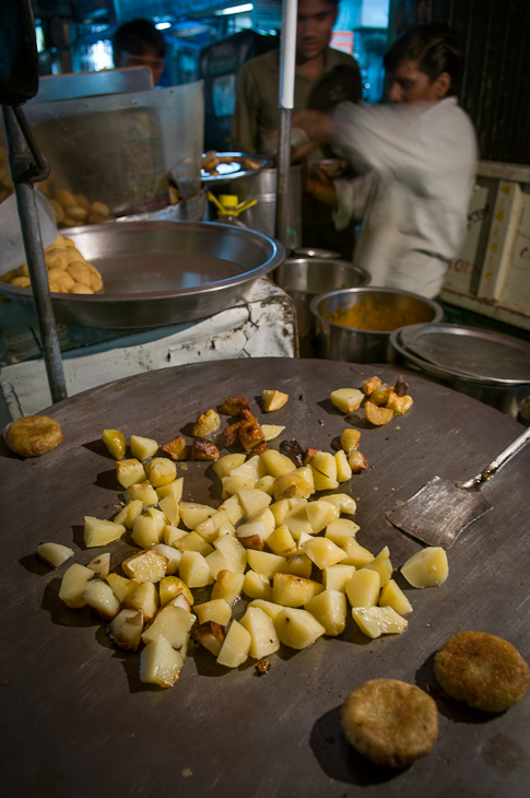  Pieczone ziemniaki Ulice Nikon D300 AF-S Zoom-Nikkor 17-55mm f/2.8G IF-ED Indie 0 jedzenie kuchnia jako sposób gotowania danie