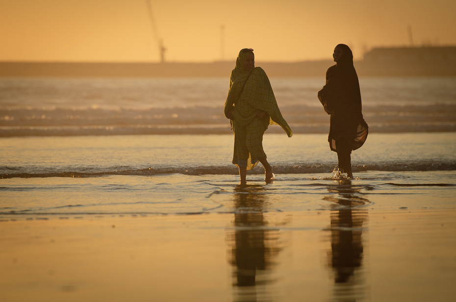  Kobiety plaży Agadir Nikon D7000 AF-S Nikkor 70-200mm f/2.8G Maroko 0 morze plaża zbiornik wodny ocean Wybrzeże woda horyzont fala wakacje słońce