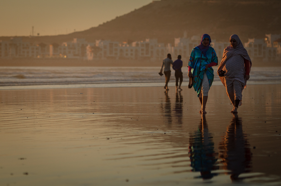  Kobiety plaży Agadir Nikon D7000 AF-S Nikkor 70-200mm f/2.8G Maroko 0 woda zbiornik wodny plaża morze odbicie piasek niebo ocean ranek wakacje
