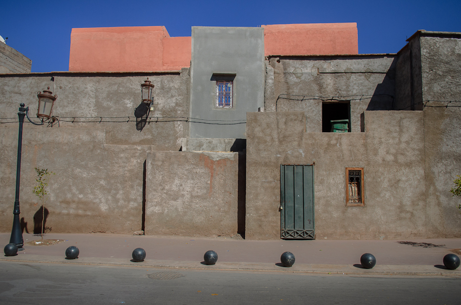  Zabudowania Marrakesz Nikon D7000 AF-S Zoom-Nikkor 17-55mm f/2.8G IF-ED Maroko 0 Ściana niebo architektura miasto okno budynek fasada sąsiedztwo dom fortyfikacja