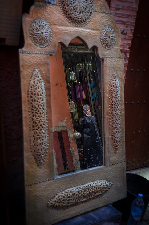  lustrze Marrakesz Nikon D7000 AF-S Zoom-Nikkor 17-55mm f/2.8G IF-ED Maroko 0 świątynia drewno okno sztuka rzeźba drzwi łuk