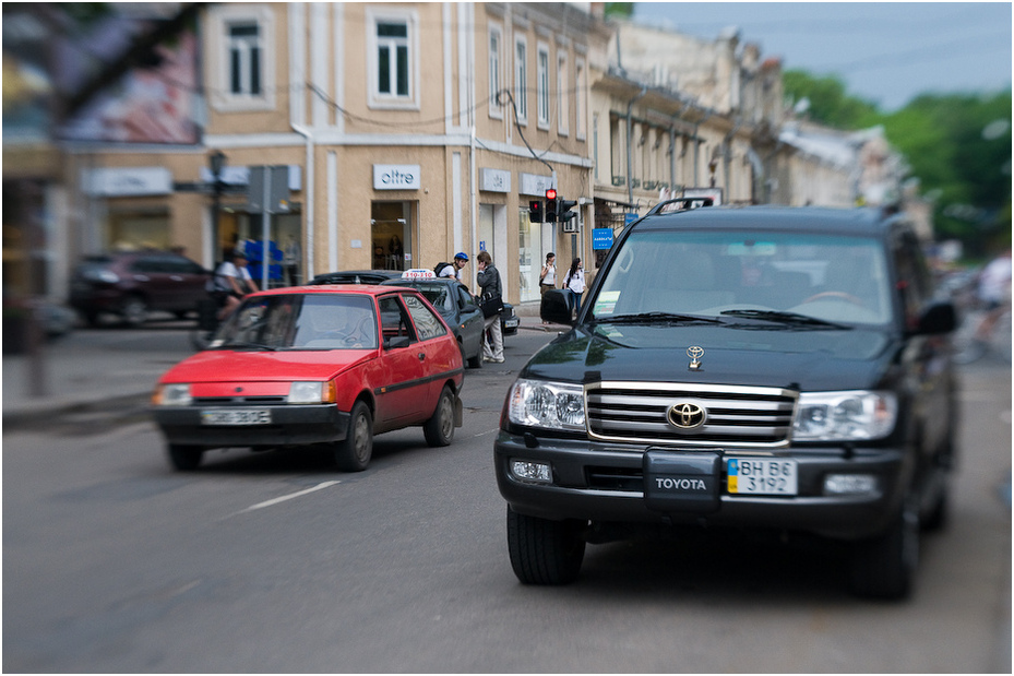  Ulice Odessy Ukraina, Odessa 0 Nikon D300 Lensbaby pojazd samochód pojazd silnikowy transport Droga rodzaj transportu infrastruktura sportowy pojazd sportowy projektowanie motoryzacyjne luksusowy pojazd