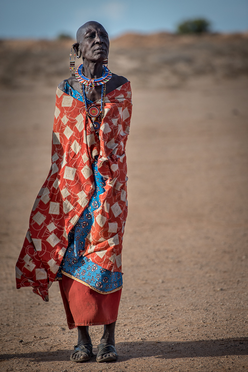  Masajka Masaje nikon d750 Nikon AF-S Nikkor 70-200mm f/2.8G Kenia 0 odzież wierzchnia włókienniczy dziewczyna piasek krajobraz