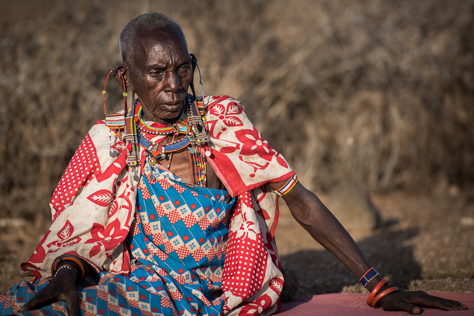  Masajka Masaje nikon d750 Nikon AF-S Nikkor 70-200mm f/2.8G Kenia 0 ludzie plemię tradycja świątynia dziewczyna
