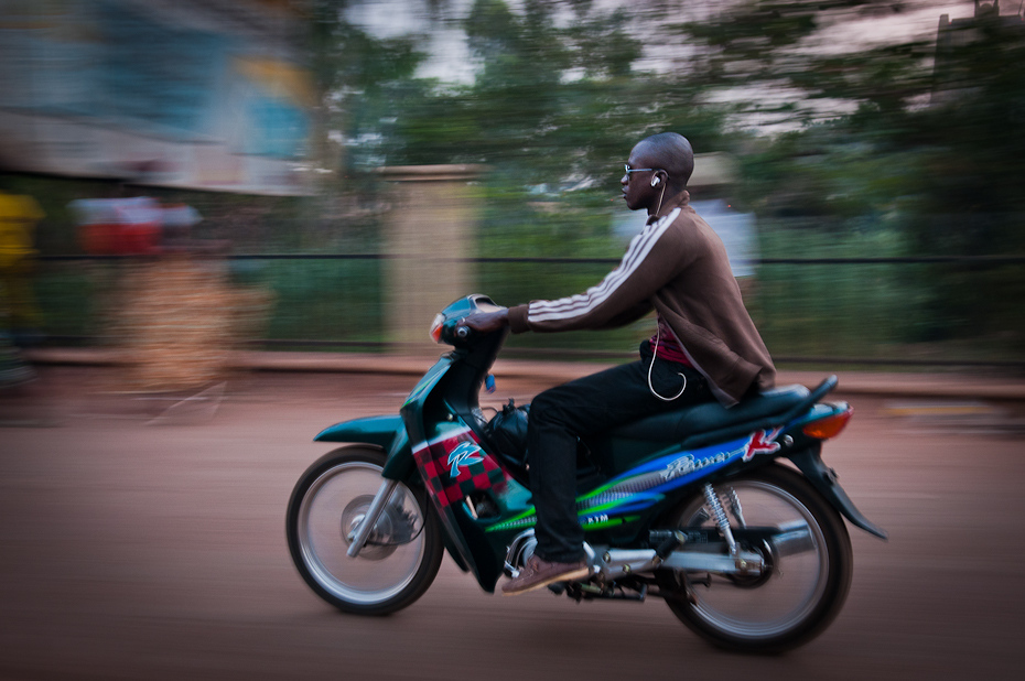 Skuter Power Mali Nikon D300 AF-S Zoom-Nikkor 17-55mm f/2.8G IF-ED Budapeszt Bamako 0 pojazd lądowy motocykl samochód pojazd motocykli projektowanie motoryzacyjne Wyposażenie sportowe pojazd silnikowy rower koło