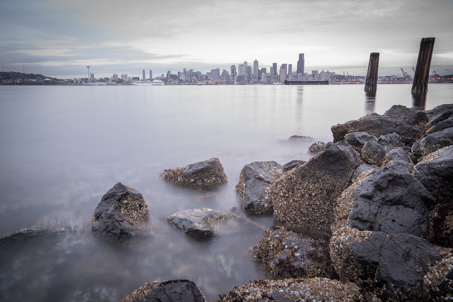  Downtown 0 Seattle nikon d750 Sigma 15-30mm f/3.5-4.5 Aspherical woda morze odbicie Wybrzeże niebo skała ranek Chmura horyzont