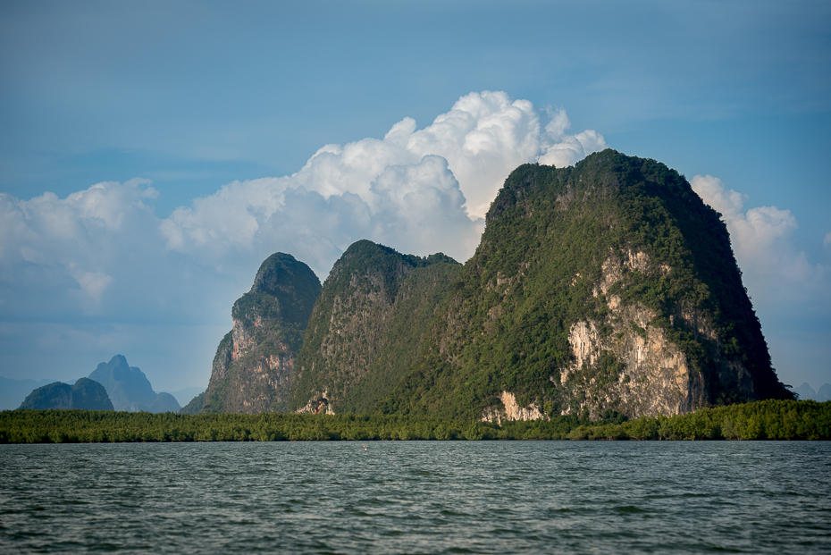  Okolice Phang Nga Bay Pocztówka nikon d750 Nikon AF-S Nikkor 70-200mm f/2.8G Tajlandia 0 Natura niebo Góra Chmura górzyste formy terenu zamontuj scenerię średniogórze cypel woda formy przybrzeżne i oceaniczne