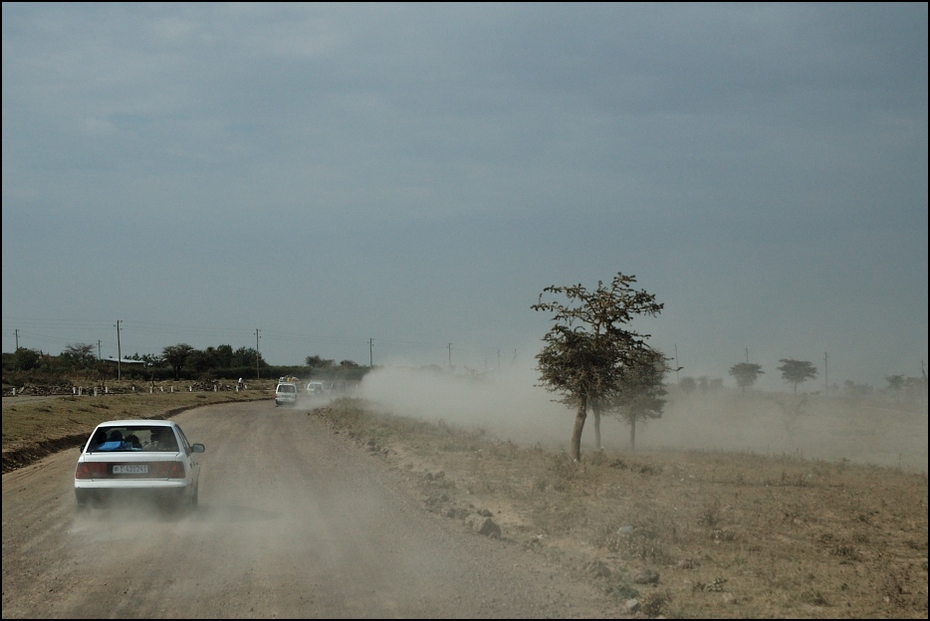  Kurz Nikon D70 AF-S Zoom-Nikkor 18-70mm f/3.5-4.5G IF-ED Etiopia 0 Droga samochód niebo drzewo pojazd Chmura ranek ecoregion kurz mgła