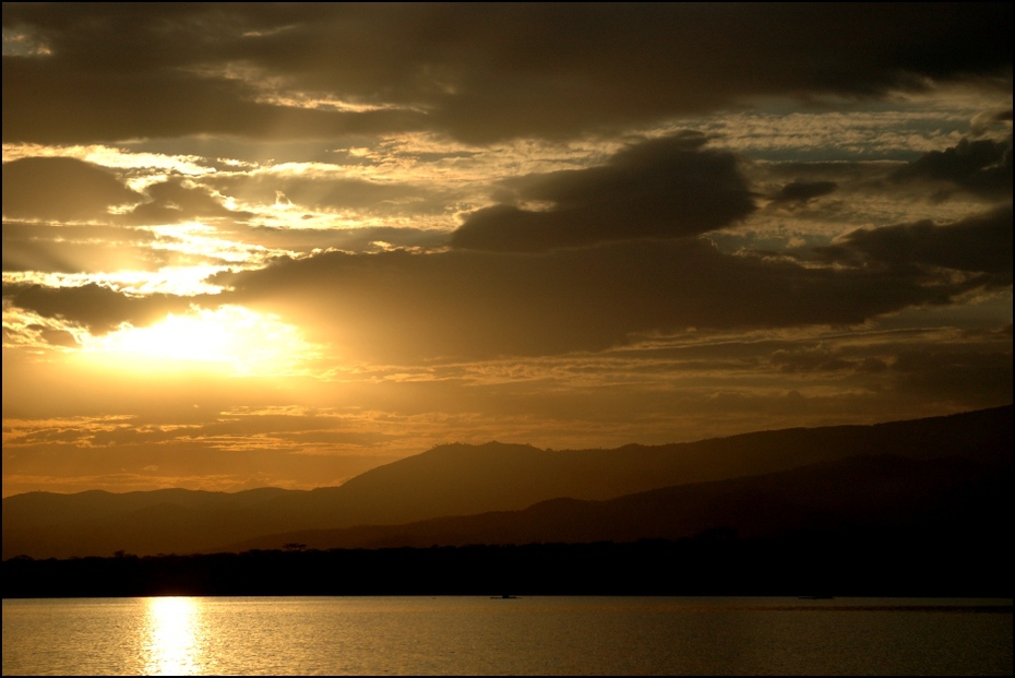  Jezioro Chamo Krajobraz Nikon D70 AF-S Zoom-Nikkor 18-70mm f/3.5-4.5G IF-ED Etiopia 0 niebo poświata zachód słońca horyzont Chmura słońce odbicie atmosfera jezioro wschód słońca