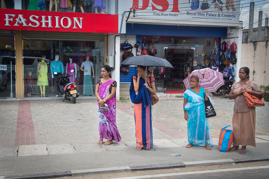  Moda Street Nikon D7200 AF-S Zoom-Nikkor 17-55mm f/2.8G IF-ED Sri Lanka 0 różowy Droga ulica infrastruktura miejsce publiczne Miasto pieszy zakupy dziewczyna rekreacja