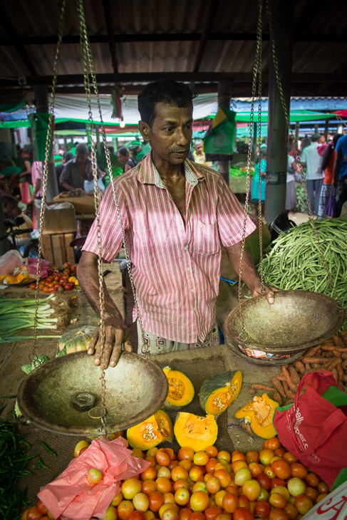  Sprzedawca warzyw Street Nikon D7200 AF-S Zoom-Nikkor 17-55mm f/2.8G IF-ED Sri Lanka 0 produkować sprzedawca rynek jedzenie miejsce publiczne lokalne jedzenie owoc bazar uliczne jedzenie