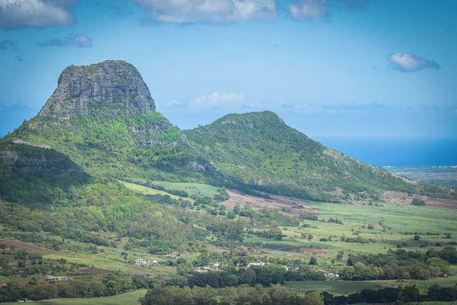  Góry Inne Nikon D7200 AF-S Nikkor 70-200mm f/2.8G Mauritius 0 średniogórze niebo górzyste formy terenu zamontuj scenerię Góra wzgórze wegetacja spadł Chmura stacja na wzgorzu