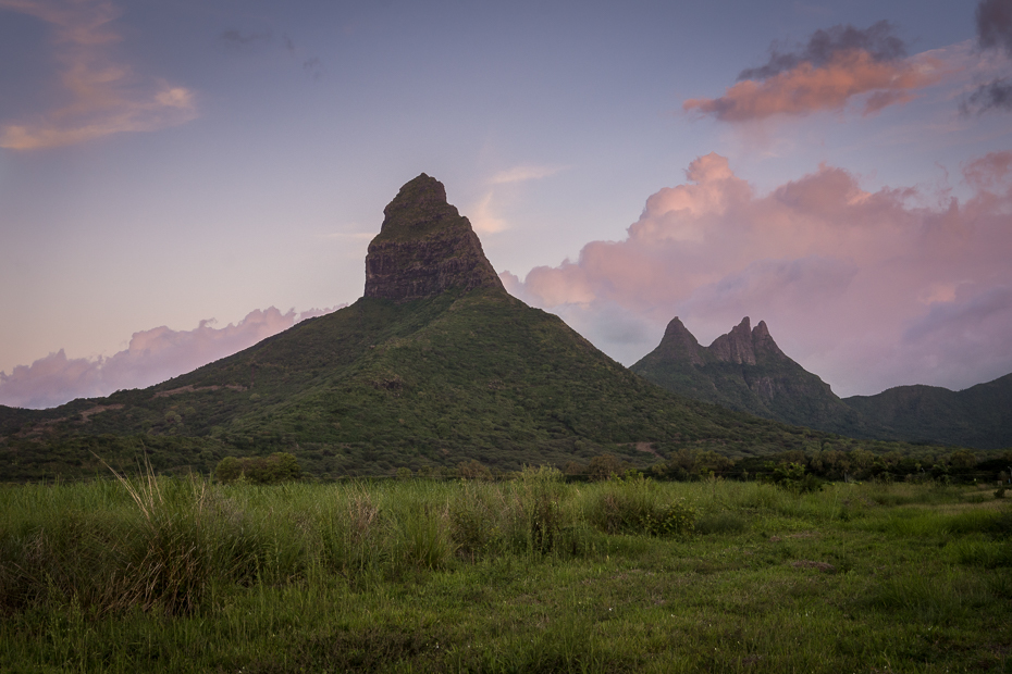  Góry Inne Nikon D7200 AF-S Zoom-Nikkor 17-55mm f/2.8G IF-ED Mauritius 0 niebo górzyste formy terenu Natura średniogórze Góra pustynia zamontuj scenerię łąka wzgórze Chmura
