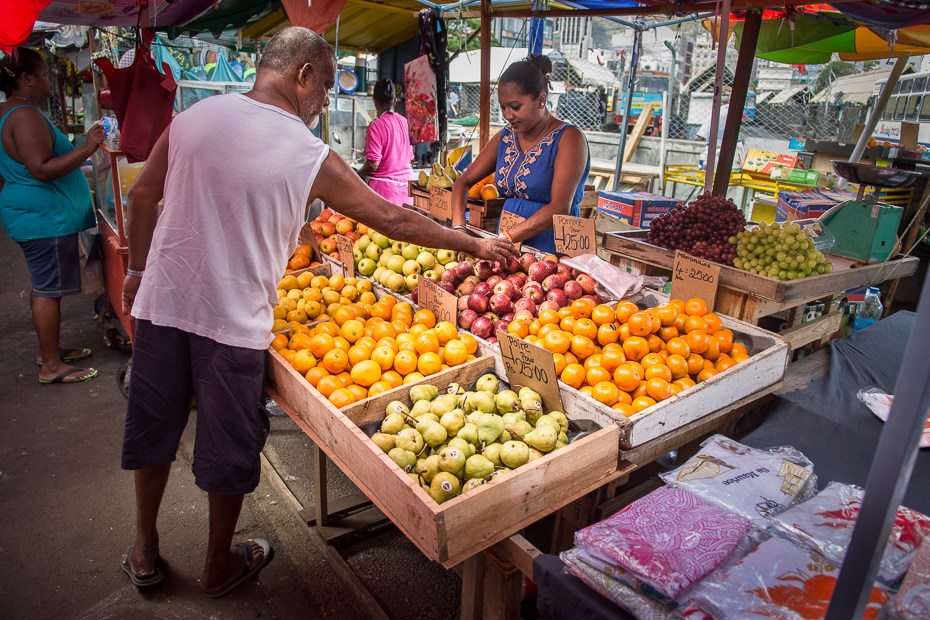  Targ Port Louis Inne Nikon D7200 NIKKOR 200-500mm f/5.6E AF-S Mauritius 0 produkować rynek naturalna żywność sprzedawca lokalne jedzenie jedzenie owoc miejsce publiczne stoisko