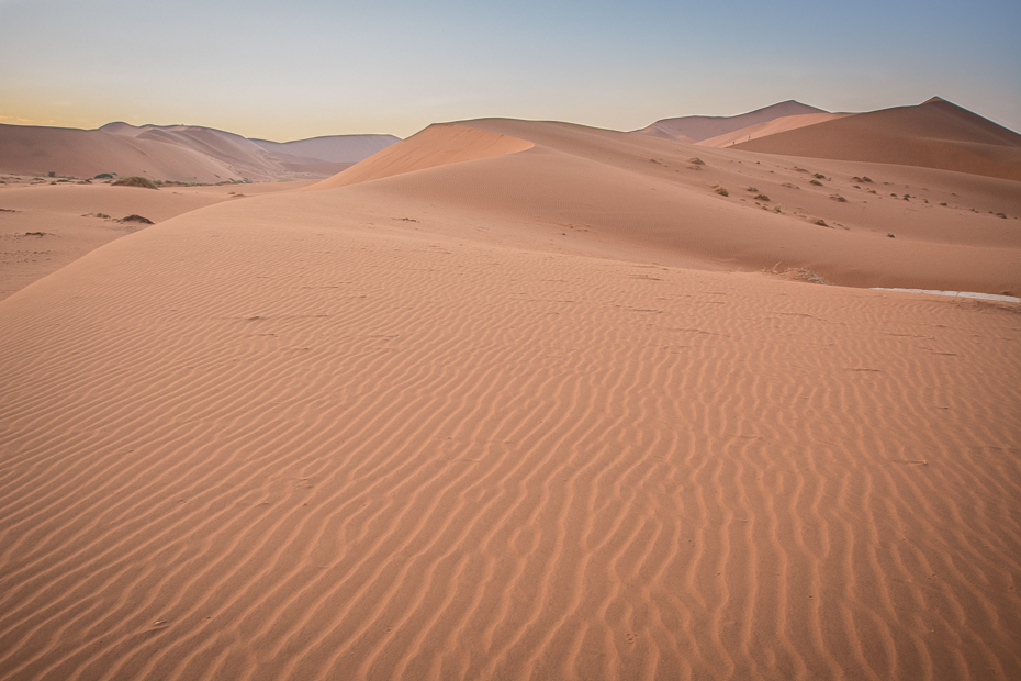  Sossusvlei Krajobraz Nikon D7100 Sigma 10-20mm f/3.5 HSM Namibia 0 pustynia erg śpiewający piasek eoliczny krajobraz sahara wydma piasek niebo krajobraz ecoregion