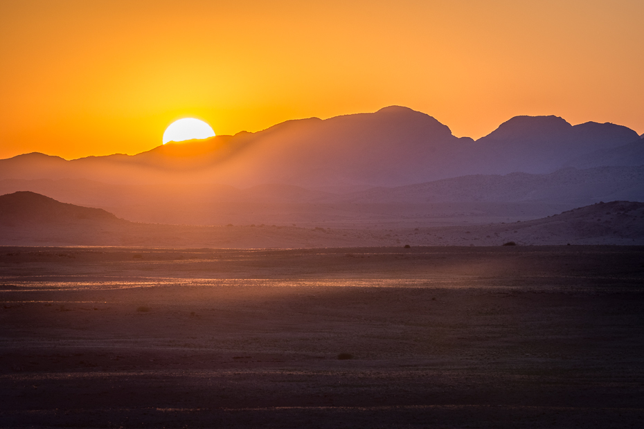  Wschód słońca Krajobraz Nikon D7200 AF-S Nikkor 70-200mm f/2.8G Namibia 0 horyzont niebo poświata wschód słońca zachód słońca słońce świt ranek atmosfera spokojna