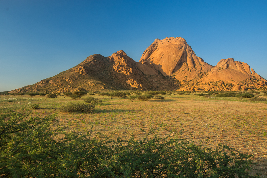  Spitzkoppe Krajobraz Nikon D7100 Sigma 10-20mm f/3.5 HSM Namibia 0 ekosystem niebo górzyste formy terenu pustynia Badlands wegetacja Góra łąka krzewy zamontuj scenerię