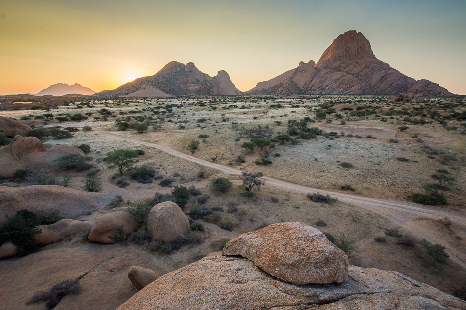  Spitzkoppe Krajobraz Nikon D7100 Sigma 10-20mm f/3.5 HSM Namibia 0 Badlands pustynia skała górzyste formy terenu Góra niebo Park Narodowy tworzenie geologia wyschnięte koryto rzeki