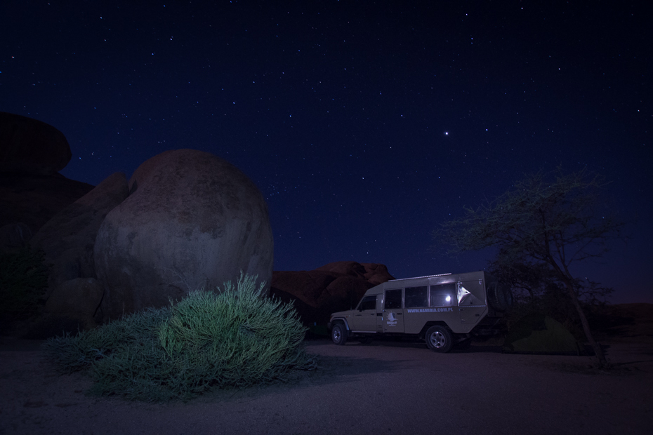  Spitzkoppe Camping Krajobraz Nikon D7100 Sigma 10-20mm f/3.5 HSM Namibia 0 niebo Natura noc atmosfera lekki ciemność atmosfera ziemi zjawisko obiekt astronomiczny światło księżyca