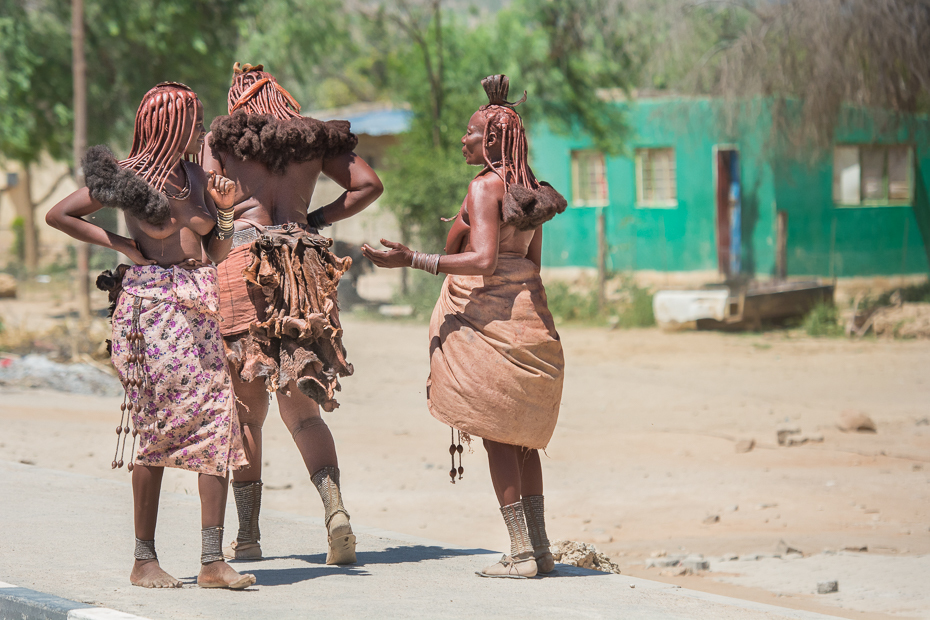  Kobiety Himba Street Nikon D7100 AF-S Nikkor 70-200mm f/2.8G Namibia 0 plemię dziewczyna drzewo rekreacja