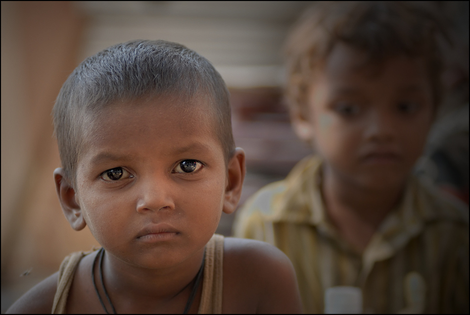  Delhi slumdog Portret Nikon D300 Zoom-Nikkor 80-200mm f/2.8D Indie 0 Twarz dziecko osoba głowa chłopak oko dziewczyna policzek człowiek świątynia