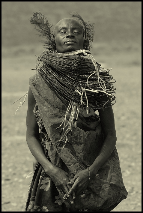  Samburu #15 Ludzie Nikon D200 AF-S Micro-Nikkor 105mm f/2.8G IF-ED Kenia 0 ludzie czarny i biały fotografia monochromatyczna dziewczyna człowiek monochromia plemię ludzkie zachowanie Fotografia portretowa zbiory fotografii